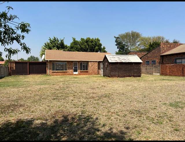 3 BEDROOM PROPERTY TO RENT IN THE ORCHARDS